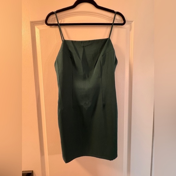 Superdown Rita Mini Dress in Forest Green Small - Picture 4 of 7